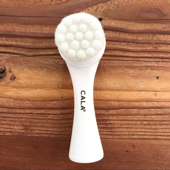 (3 for 20) Dual Action Face Brush 💦 - Picture 4 of 5